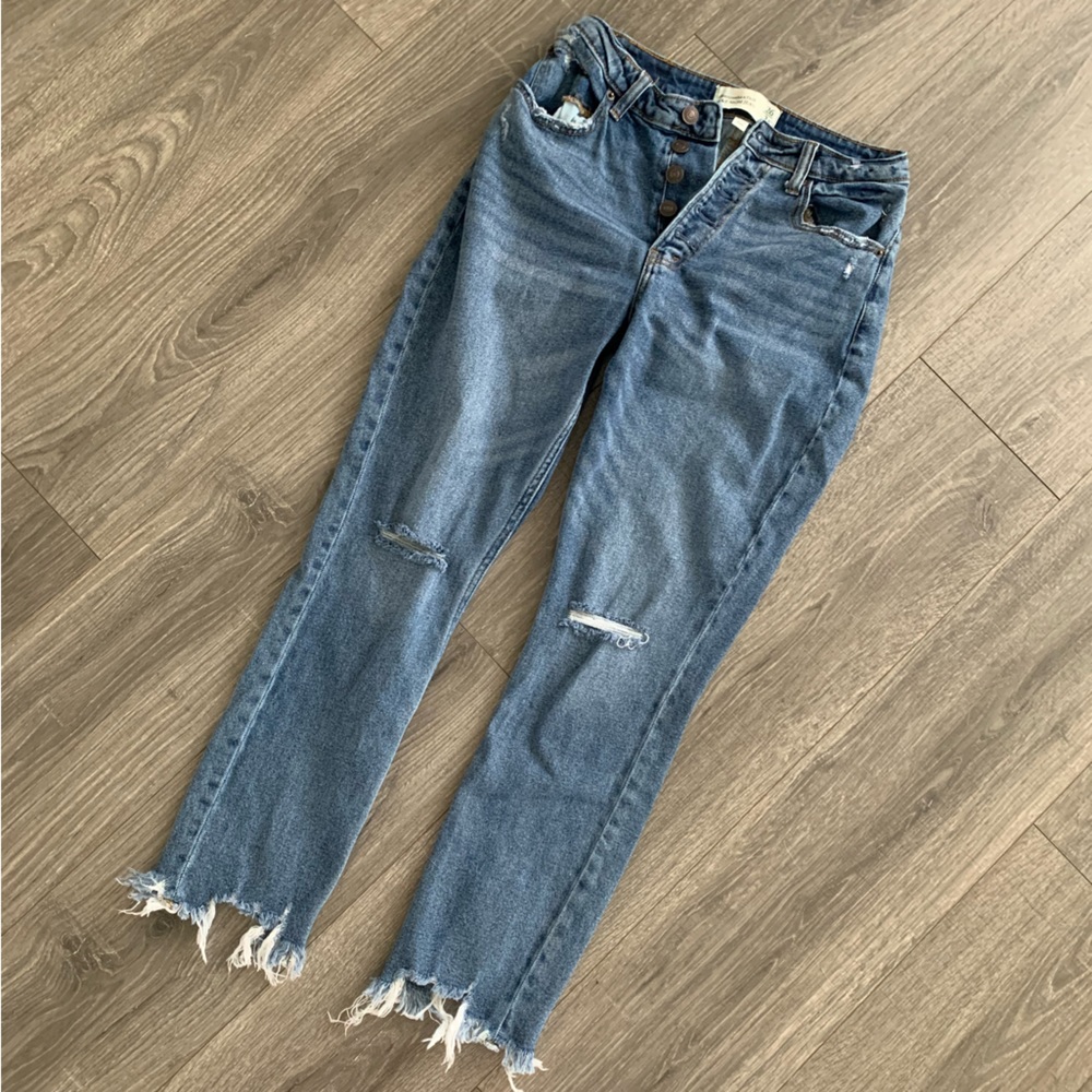 Abercrombie & Fitch Curve Love Distressed Mom Jeans size 26